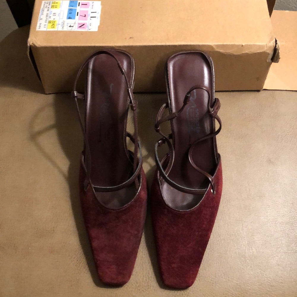 Wine colored sling backs, Newport News 8M